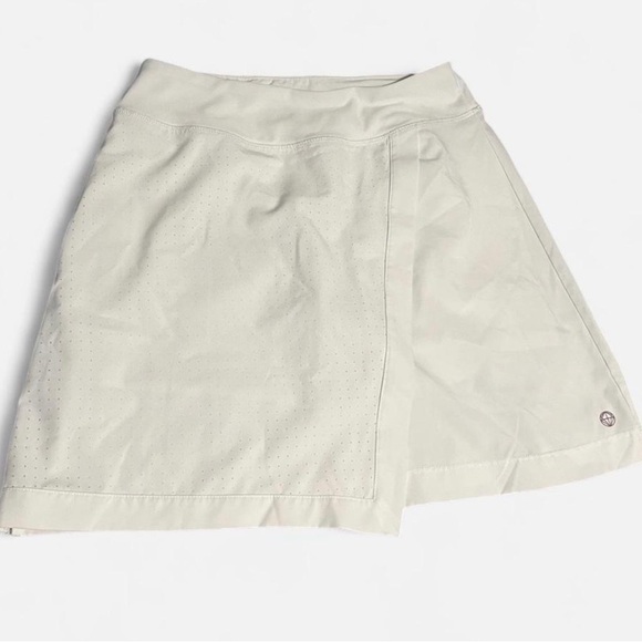 Sportswear Women's Sport’s Skorts Bundle - White and Green - Picture 2 of 8